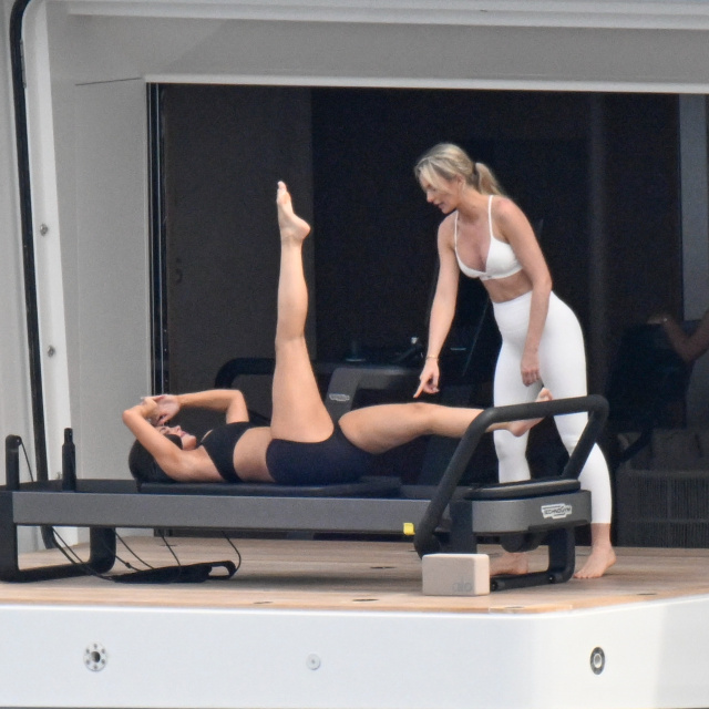 Lüks yatta pilatesli tatil