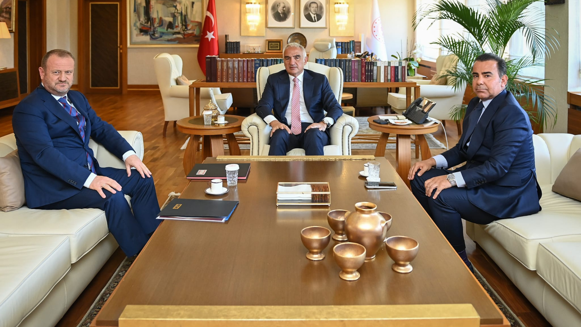 Yayıncılık gündemi bakanlıkta ele alındı: Ersoy ve Daniş bir araya geldi