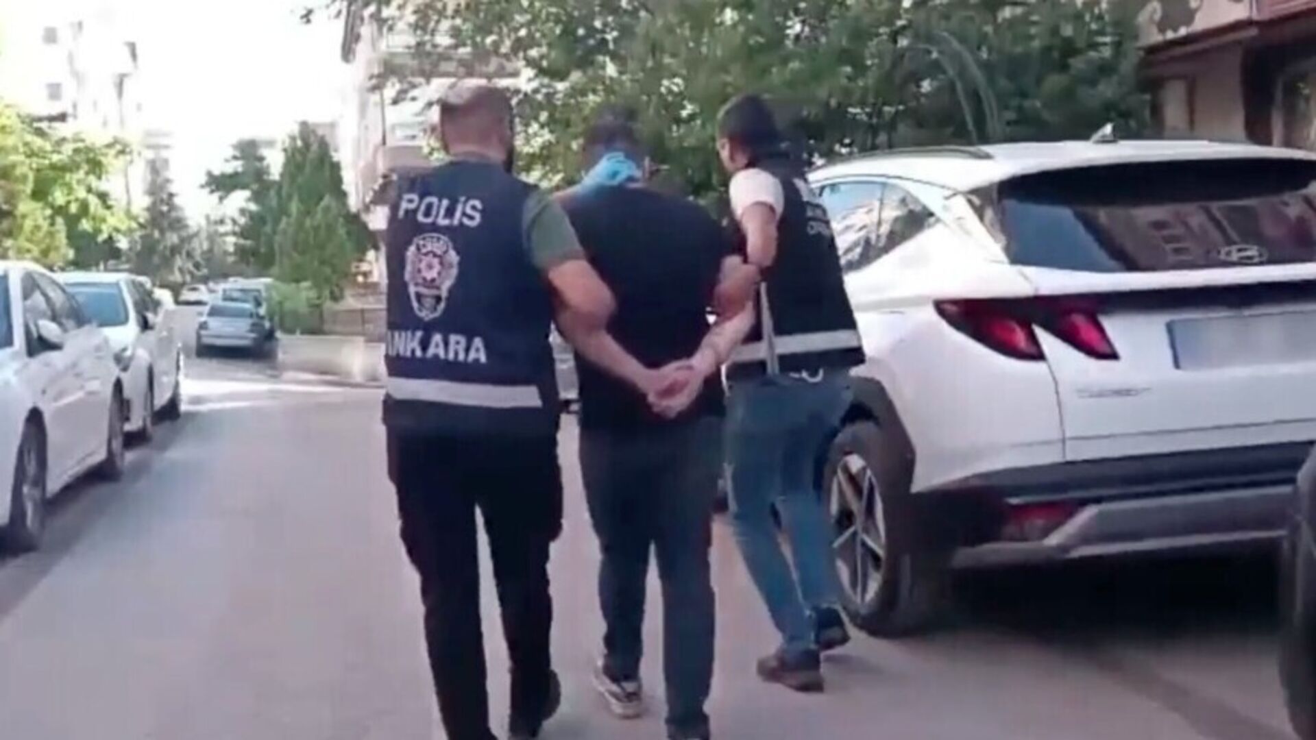 Sosyal Medyada Suç Örgütlerini Övenlere 54 İlde Operasyon: 258 Gözaltı