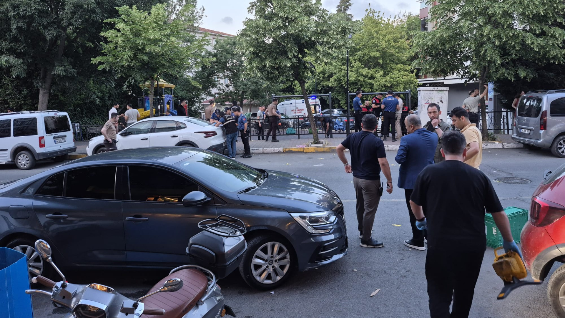 İstanbul Eyüpsultan'da silahlı saldırı: 5 kişi yaralı