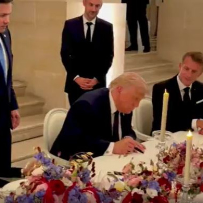 Beyaz Saray, Trump'ın İran mutabakatını imzaladığı anları paylaştı