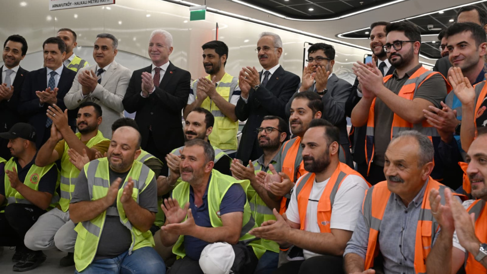 "Dünyanın en uzun metro hatlarından birini tamamladık"