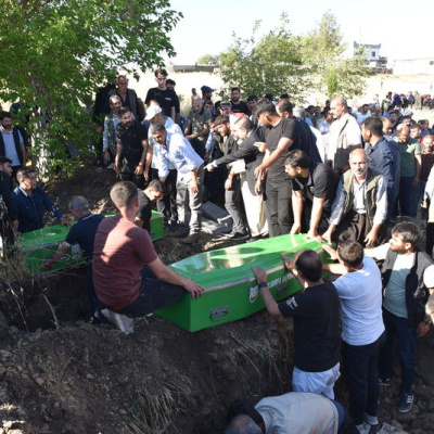 3 kardeş yan yana toprak oldu!