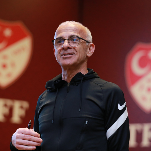 F.Bahçe'nin futbol direktörü Oğuz Çetin!
