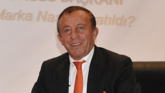 Ali Ağaoğlu 6'ncı kez baba oluyor