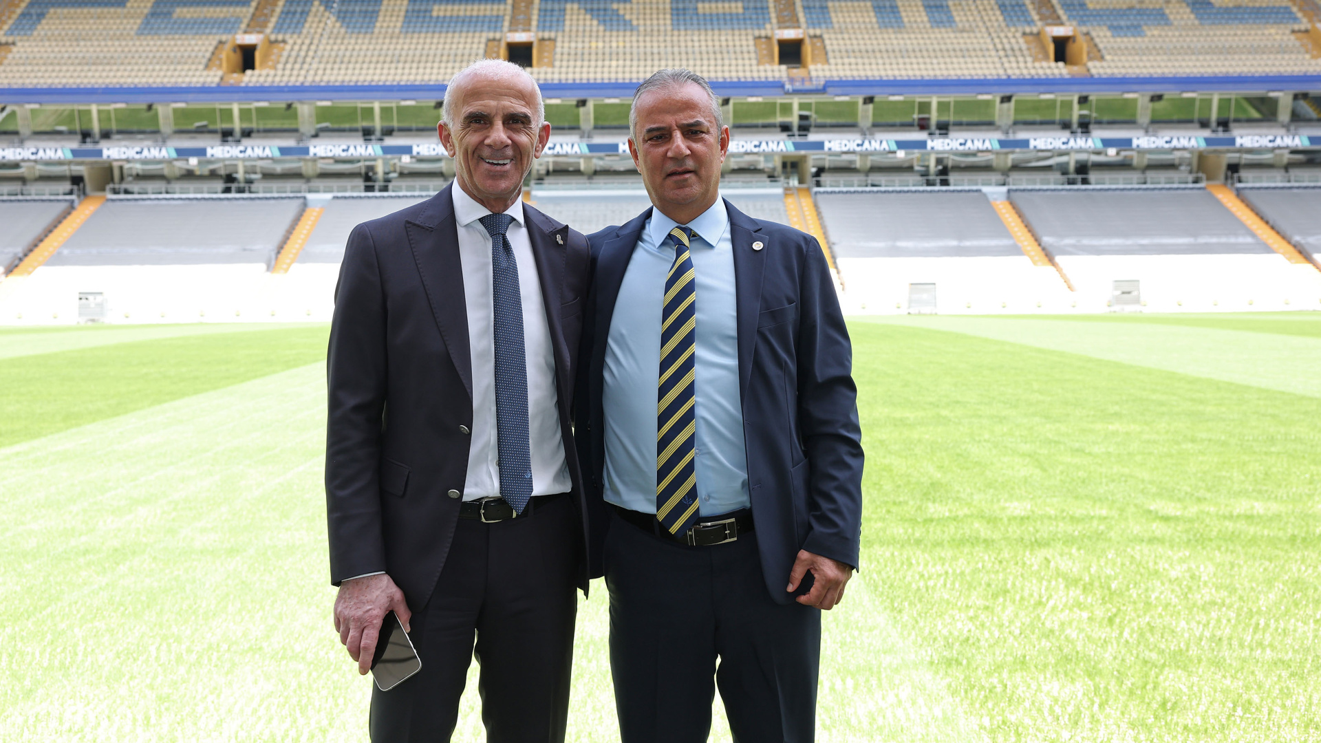 Fenerbahçe'den Oğuz Çetin ve İsmail Kartal'a Destek Mesajı