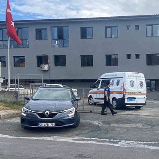 Fabrikada kanlı kavga: 1 ölü, 1 yaralı!