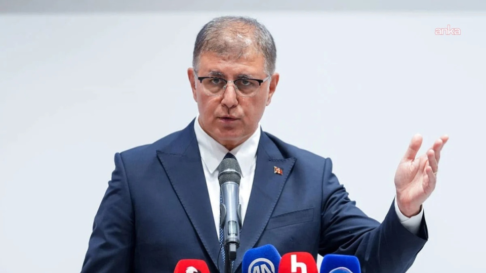 Cemil Tugay CHP'den istifa etti
