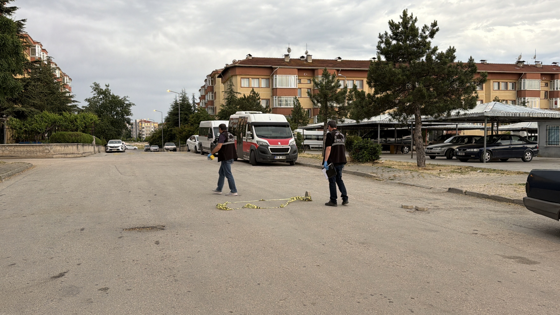 Eskişehir'de kız meselesi kavgası: Tabancayla vurulup hastaneye kaldırıldı