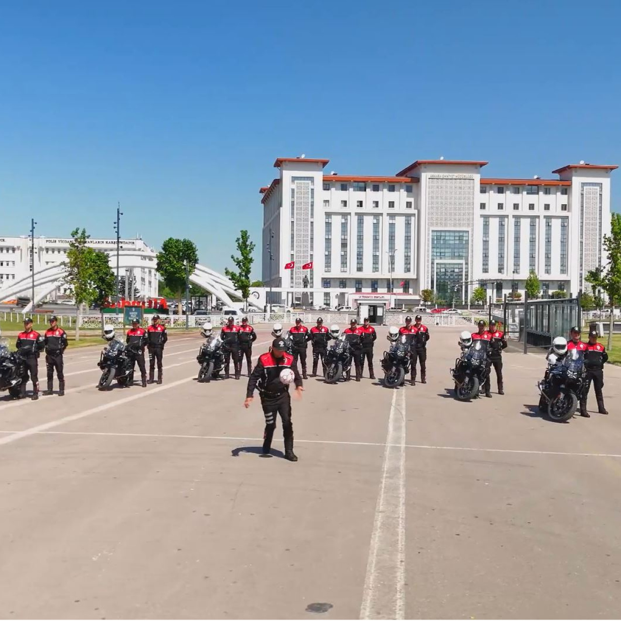 İçişleri Bakanlığı'ndan Milli Takım'a destek klibi