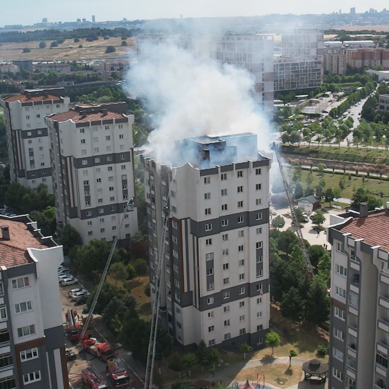 Küçükçekmece'de yangın