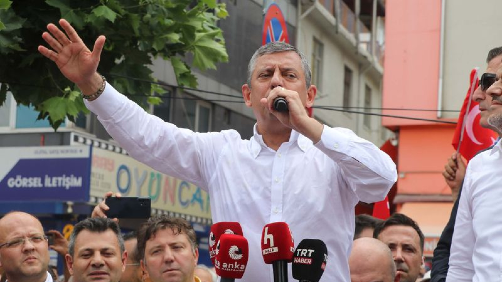Özel: Bankın üzerindeyiz ama milletin gönlündeyiz