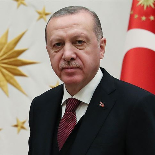 YKS'ye girecek öğrencilere başarı diledi