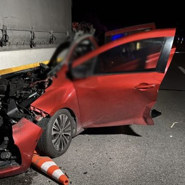 Edirne'de otomobil TIR'a çarptı: 1 ölü