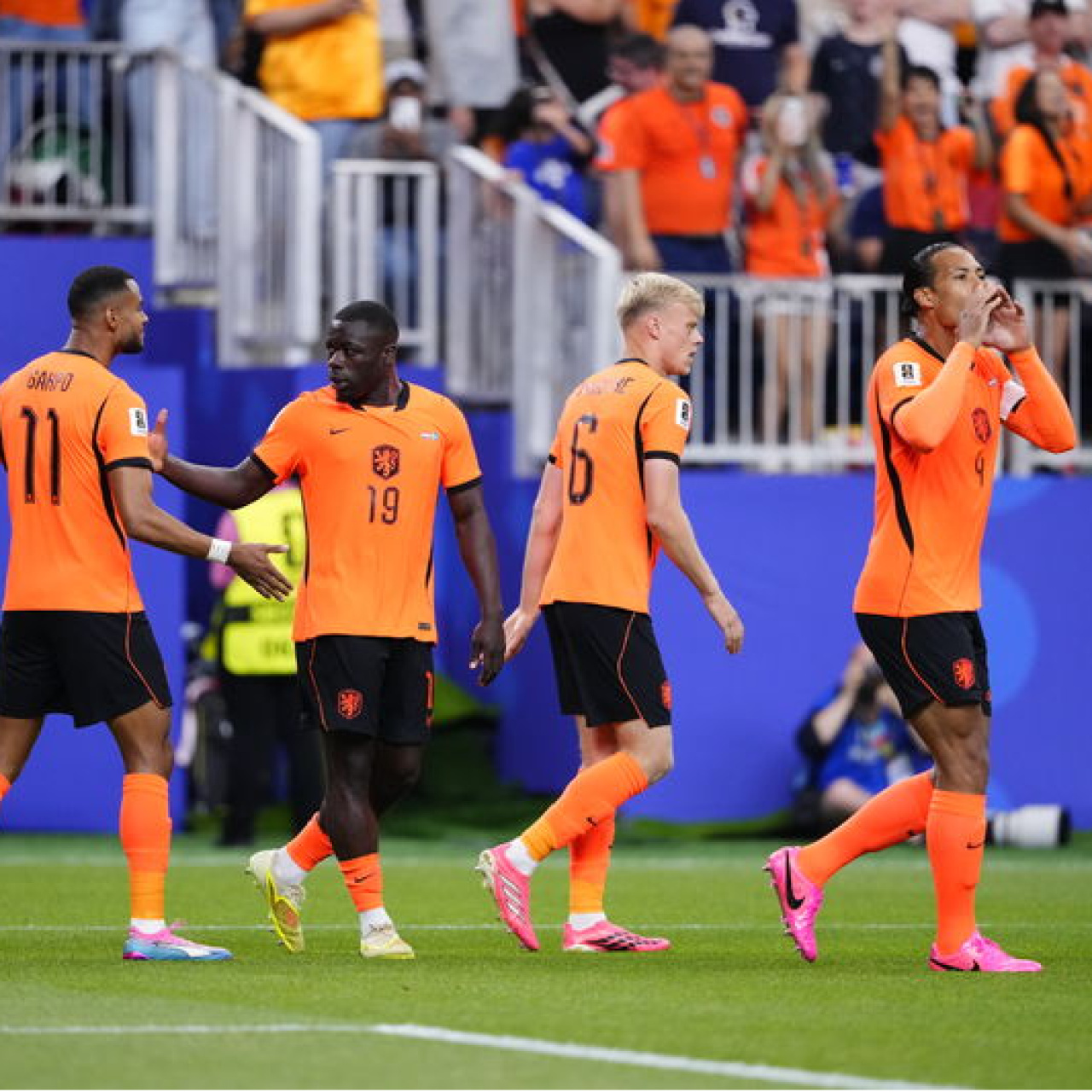Hollanda gol oldu yağdı!