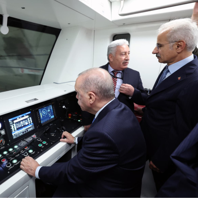 Türkiye'nin en yeni metro hattı, ilk gününde 10 bin 21 yolcu taşıdı