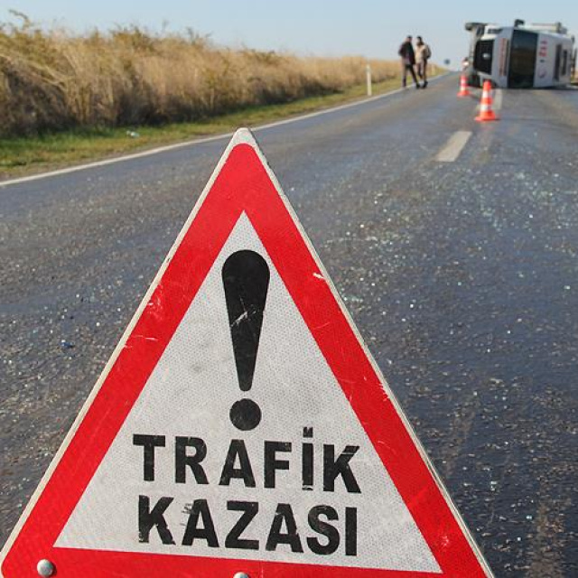 Kanala düşen araçta 2 kişi can verdi