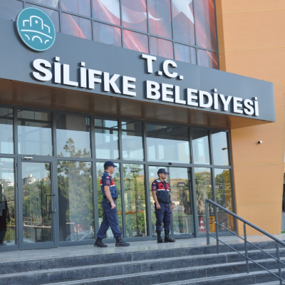 Silifke Belediyesi’nde 19 kişi adliyede