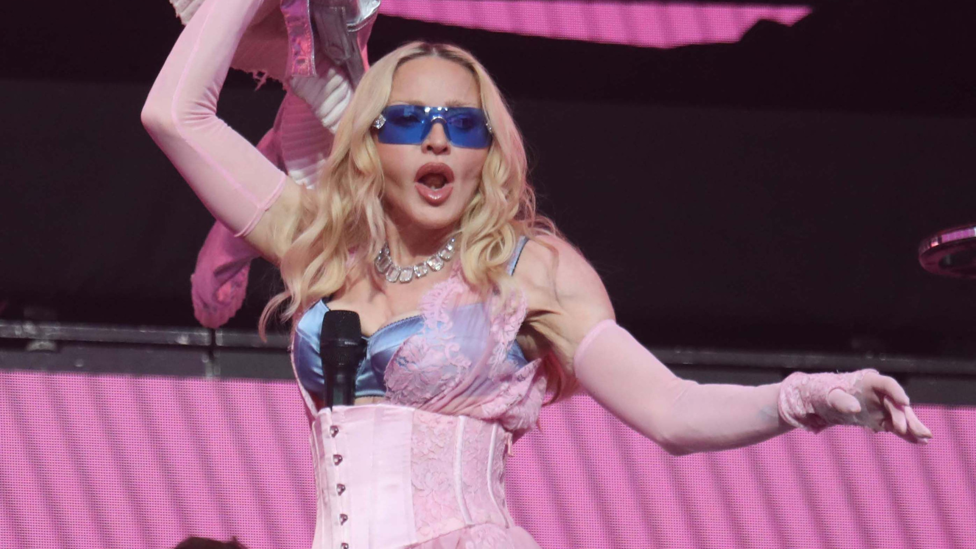 Madonna filmi para engeline takıldı: Büyük hayatıma büyük bütçe gerekiyordu