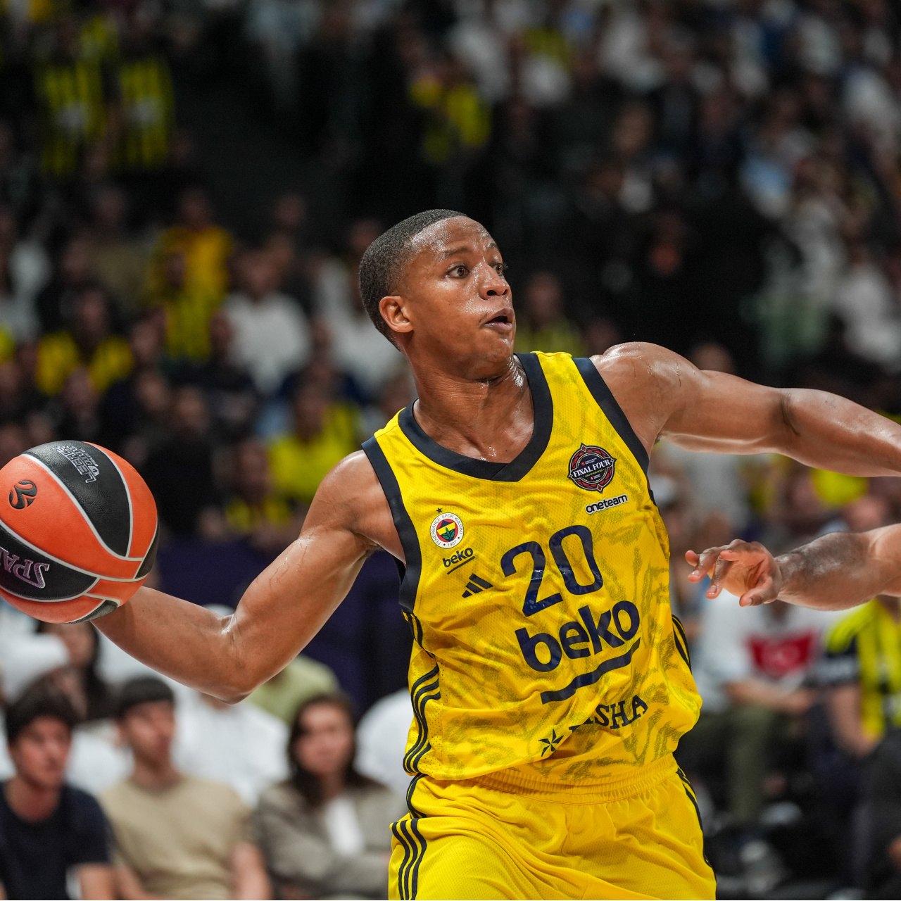 Fenerbahçe Beko'da Hall ile yollar ayrıldı!