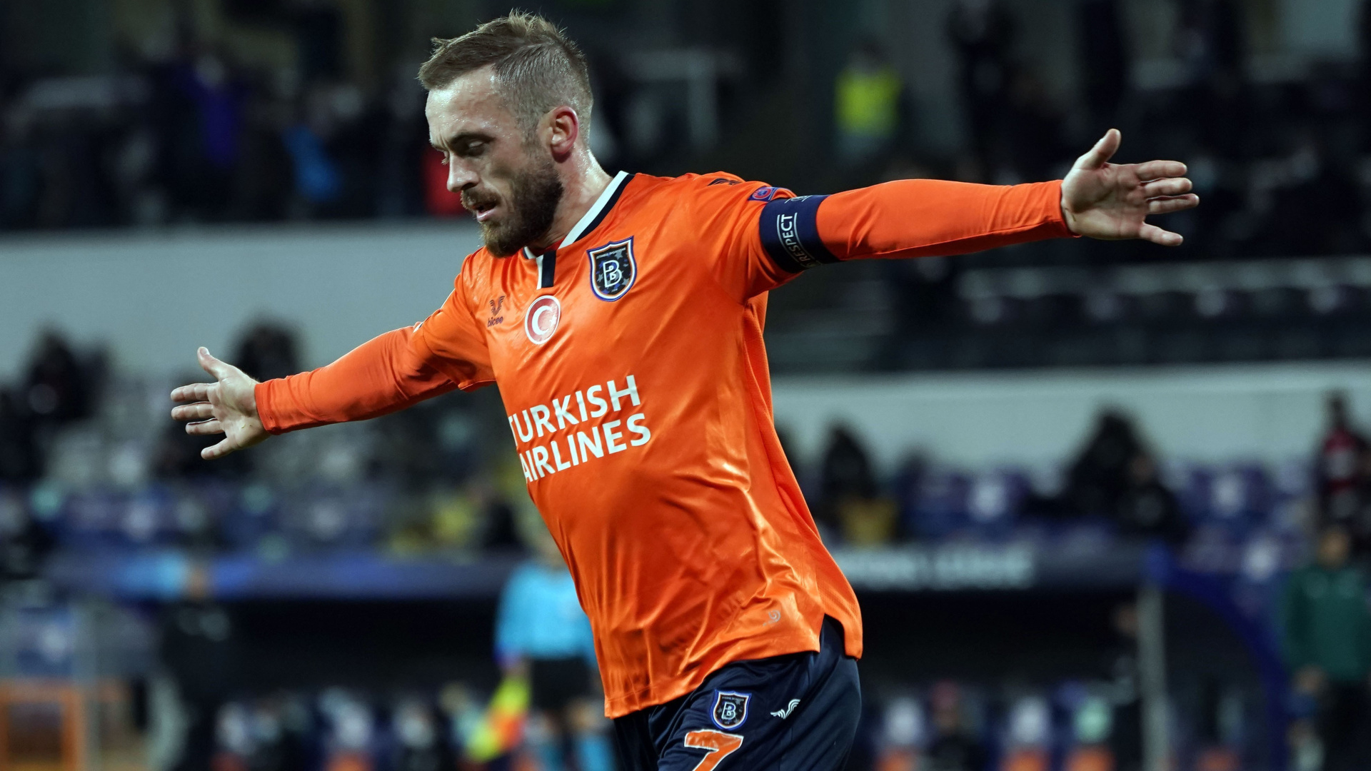 Edin Visca yeniden Başakşehir'de! 1 yıllık sözleşme imzalandı