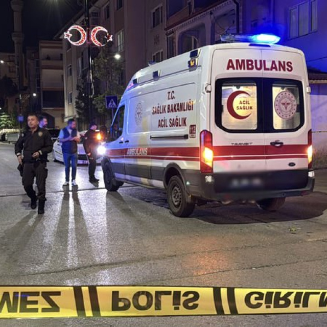 Sivas'ta bıçaklı kavga: 4 yaralı