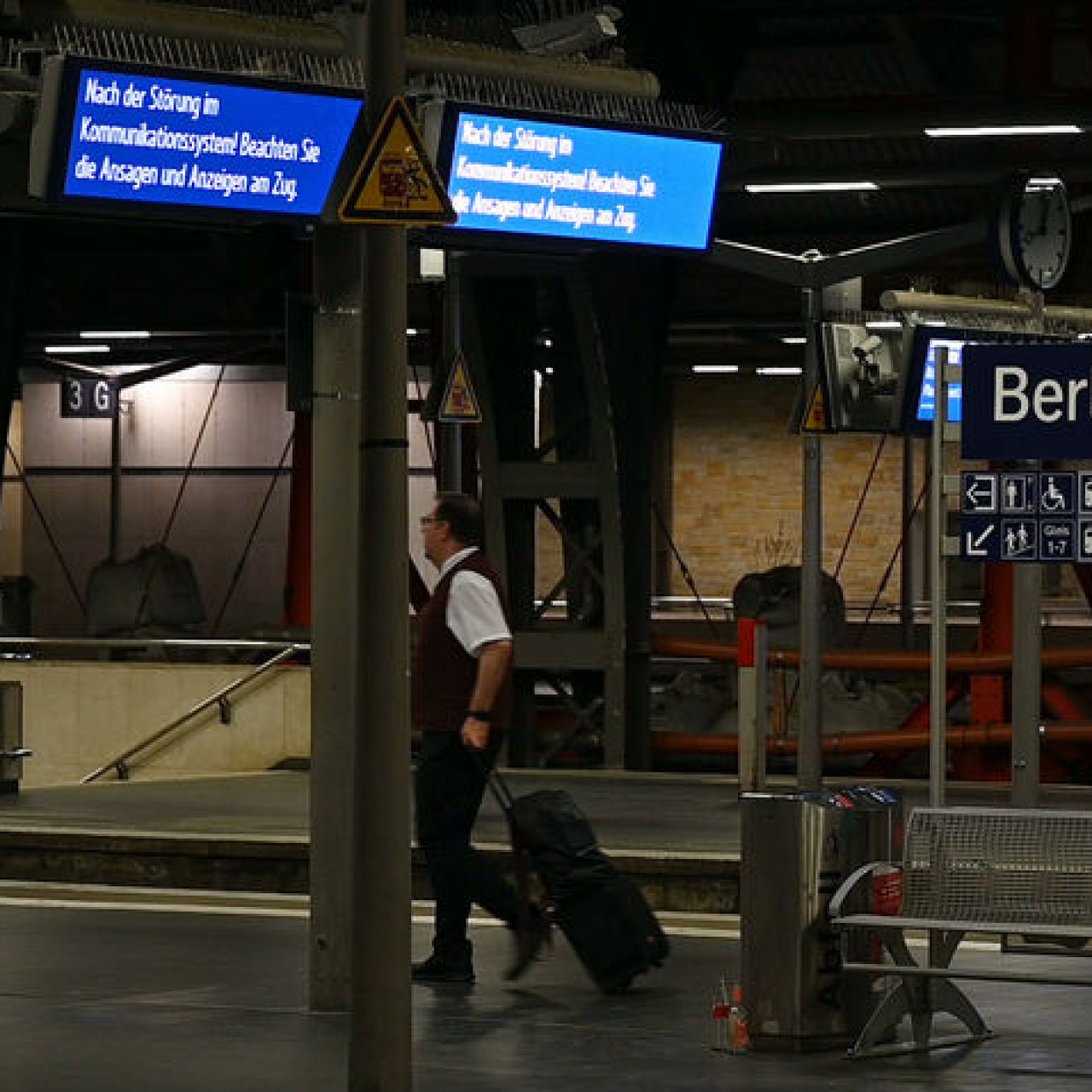 Almanya genelinde tren seferleri durduruldu