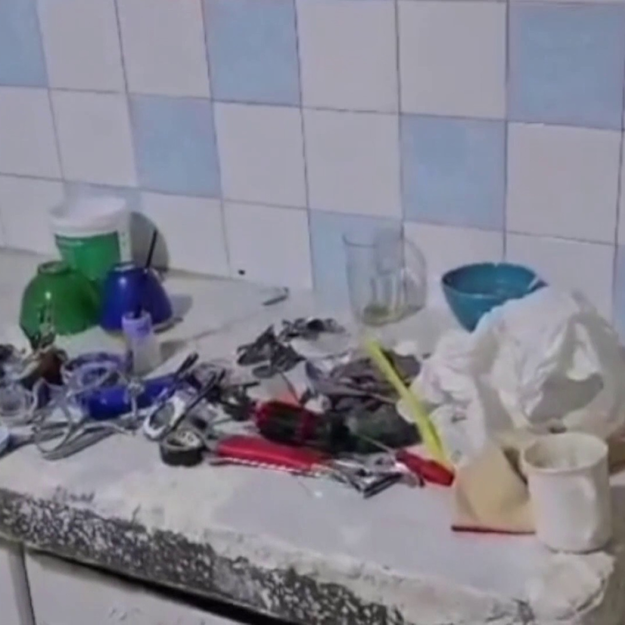 Kaçak diş laboratuvarından akılalmaz görüntüler!