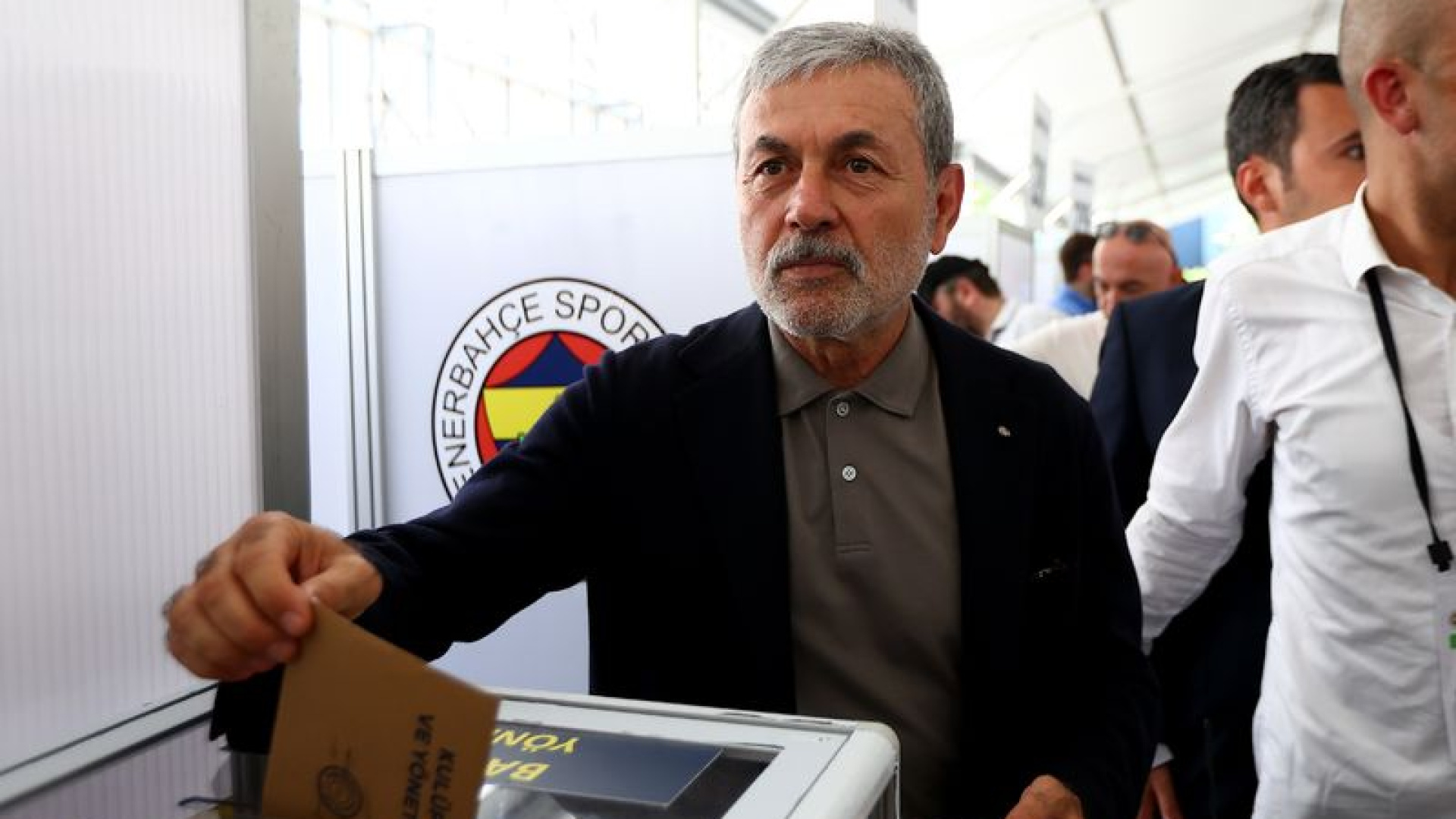 Aykut Kocaman'dan Fenerbahçe açıklaması: Ansızın iletişim kesildi