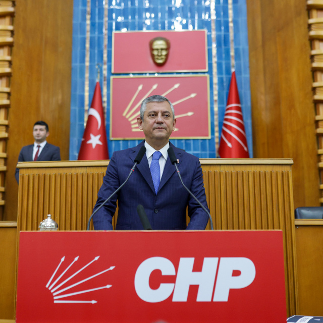 "Özgür Özel gelsin yarışalım"