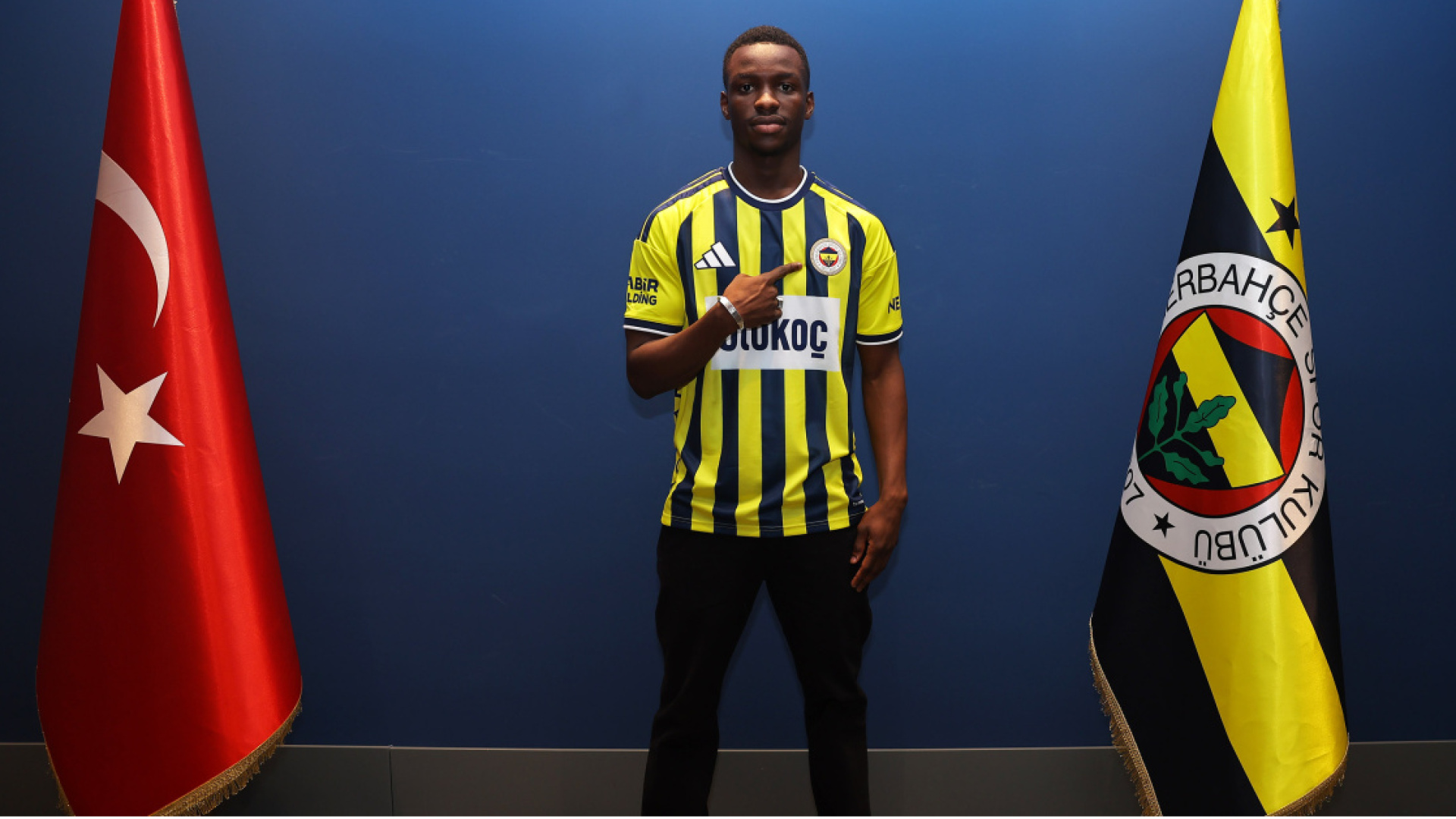 Amara Diouf kimdir? Fenerbahçe'nin yeni transferi kaç yaşında, hangi mevkide oynuyor?
