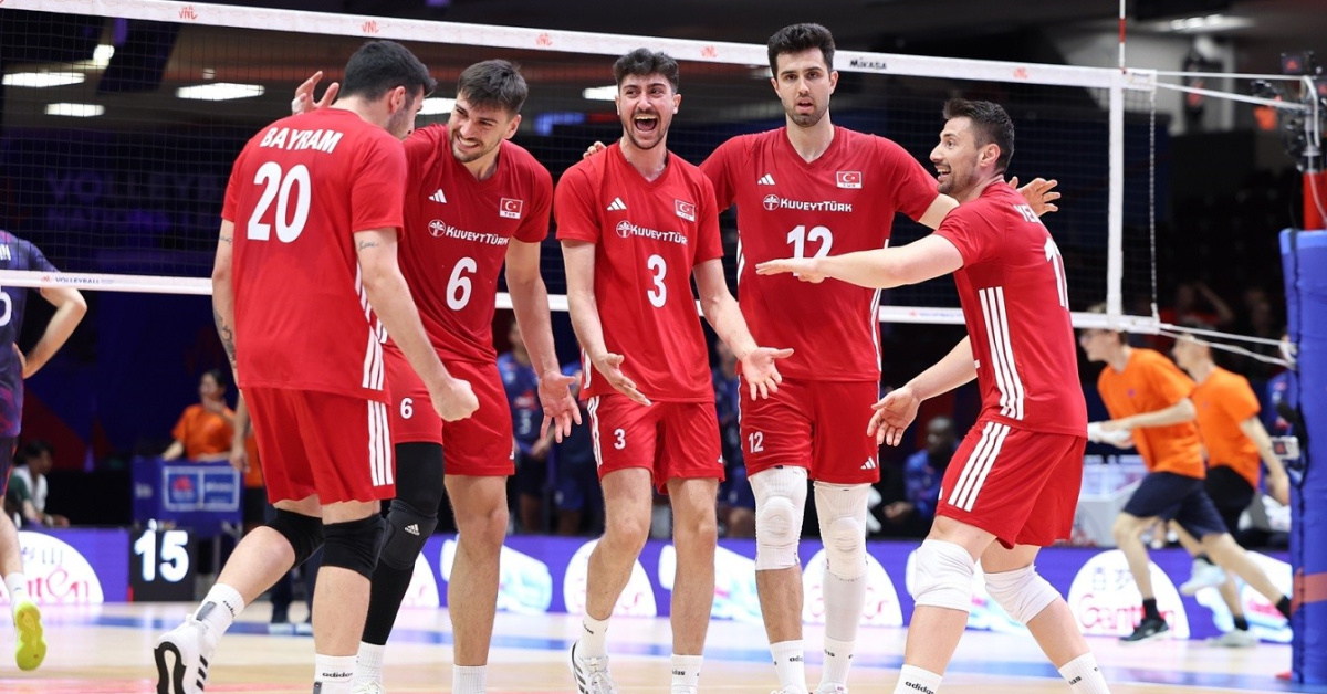 Efeler, Çin'i 3-0 Mağlup Etti