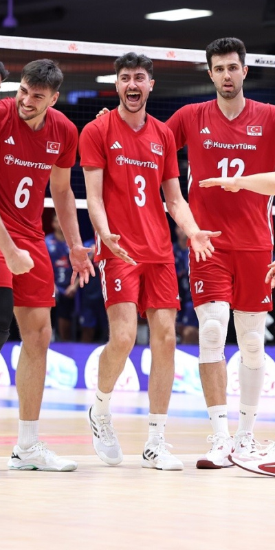 Efeler, Çin'e set vermedi!