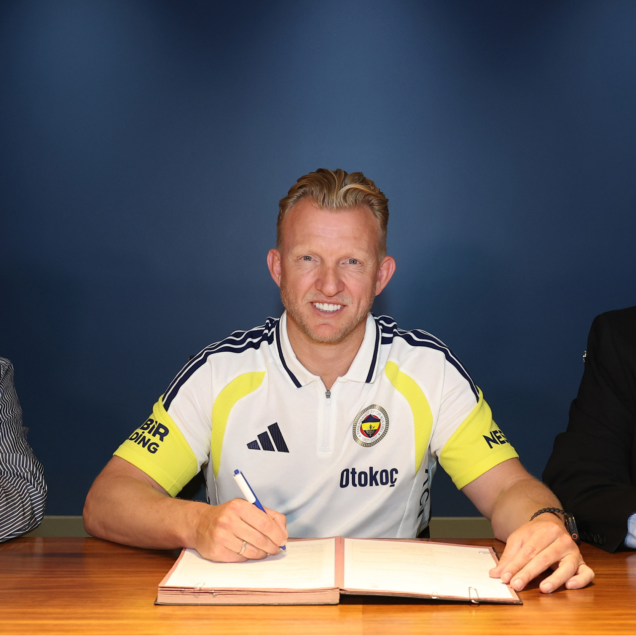 F.Bahçe Dirk Kuyt'ı resmen duyurdu!