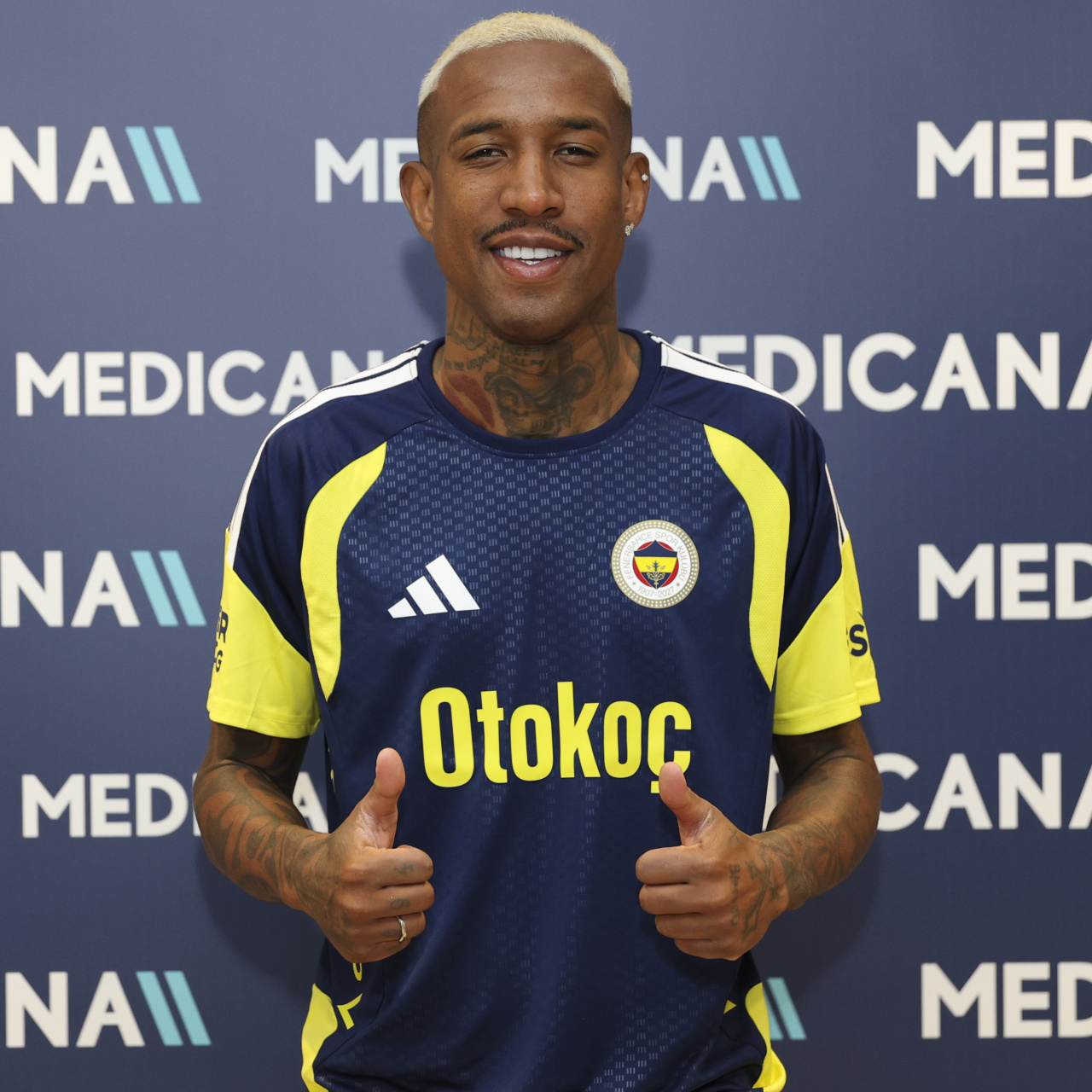 Fenerbahçe futbolcuları sağlık kontrolünden geçti