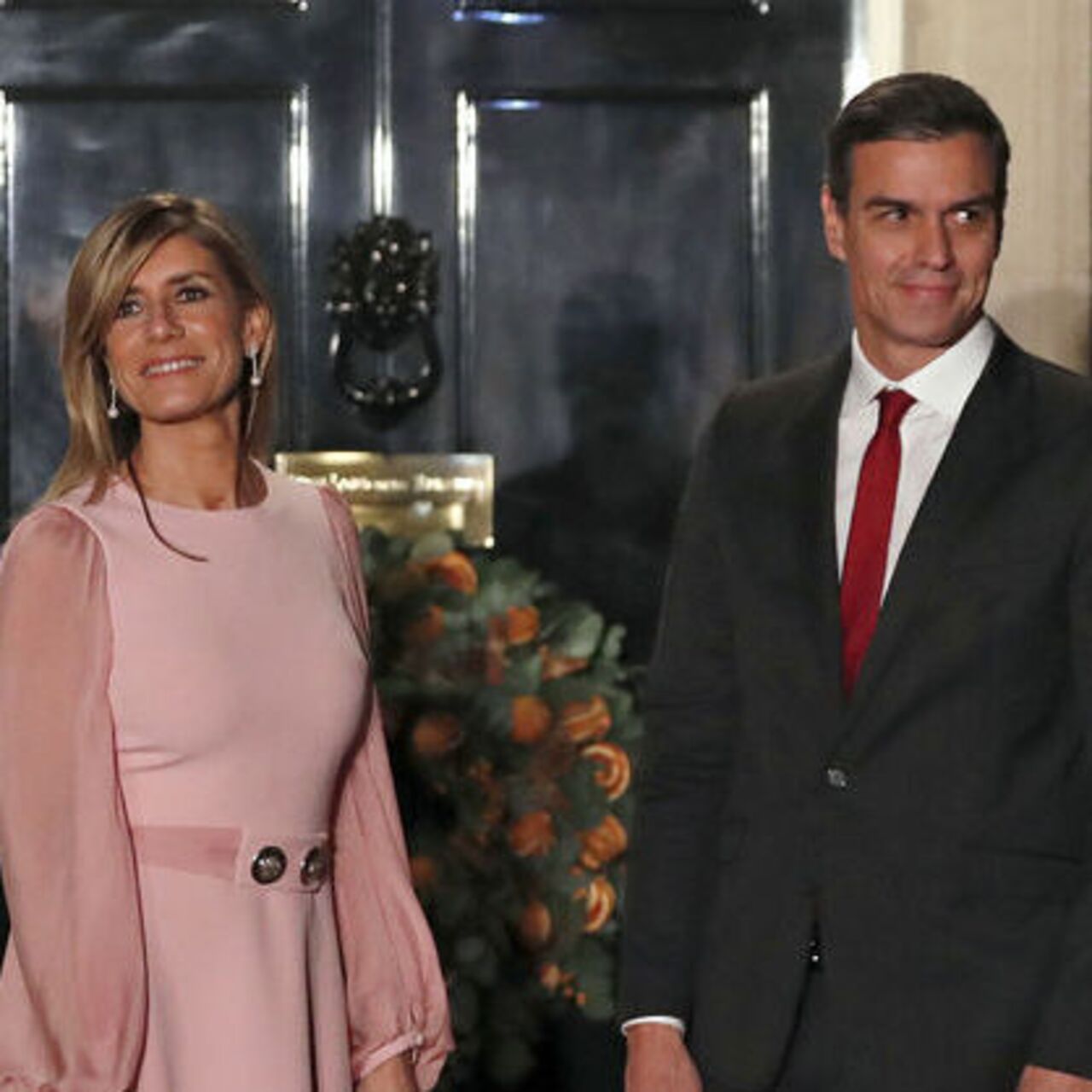 Sanchez'in eşinin pasaportuna el konuldu