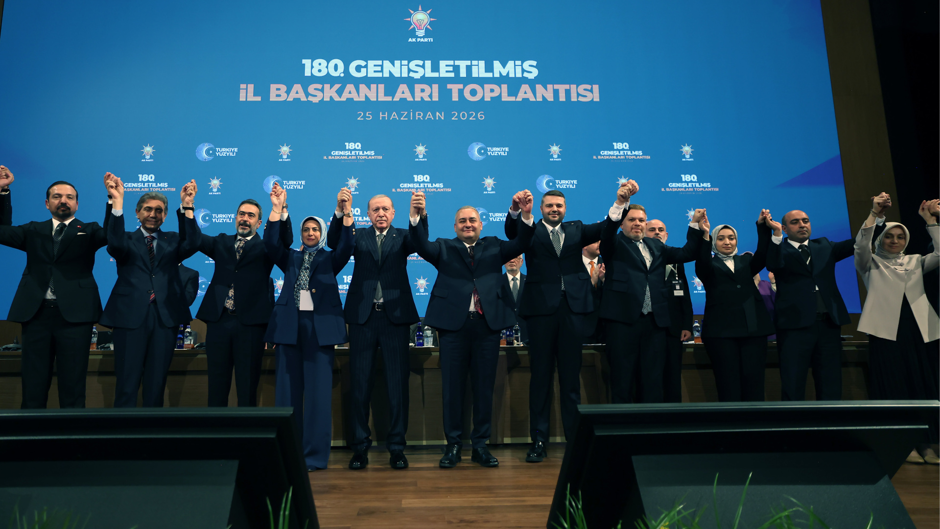 Son dakika: Cumhurbaşkanı Erdoğan'dan AK Parti toplantısında açıklamalar