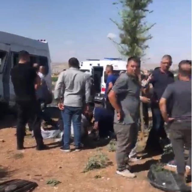 Para nakil aracı ile minibüs çarpıştı: 15 yaralı