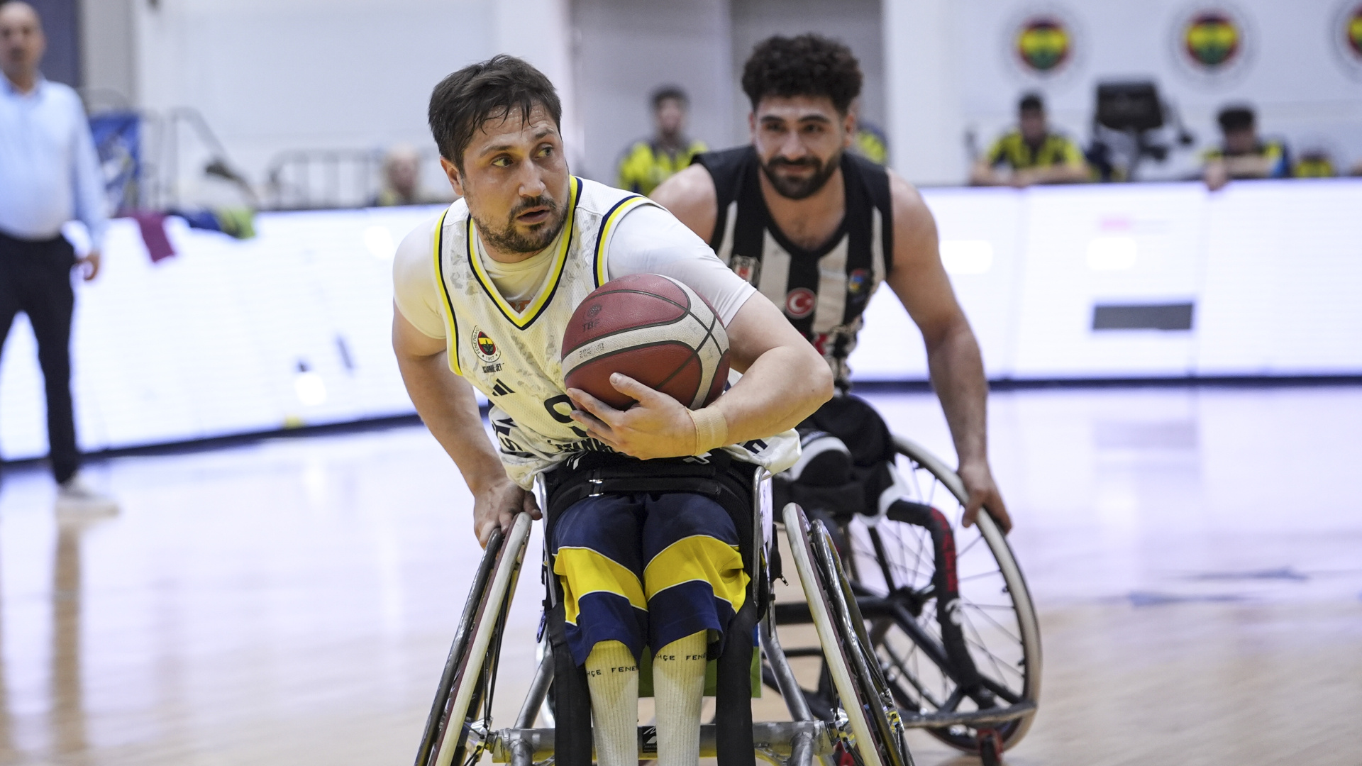 Fenerbahçe Tekerlekli Sandalye Basketbol'da Beşiktaş'ı 92-70 Yenerek Seride 2-1 Öne Geçti