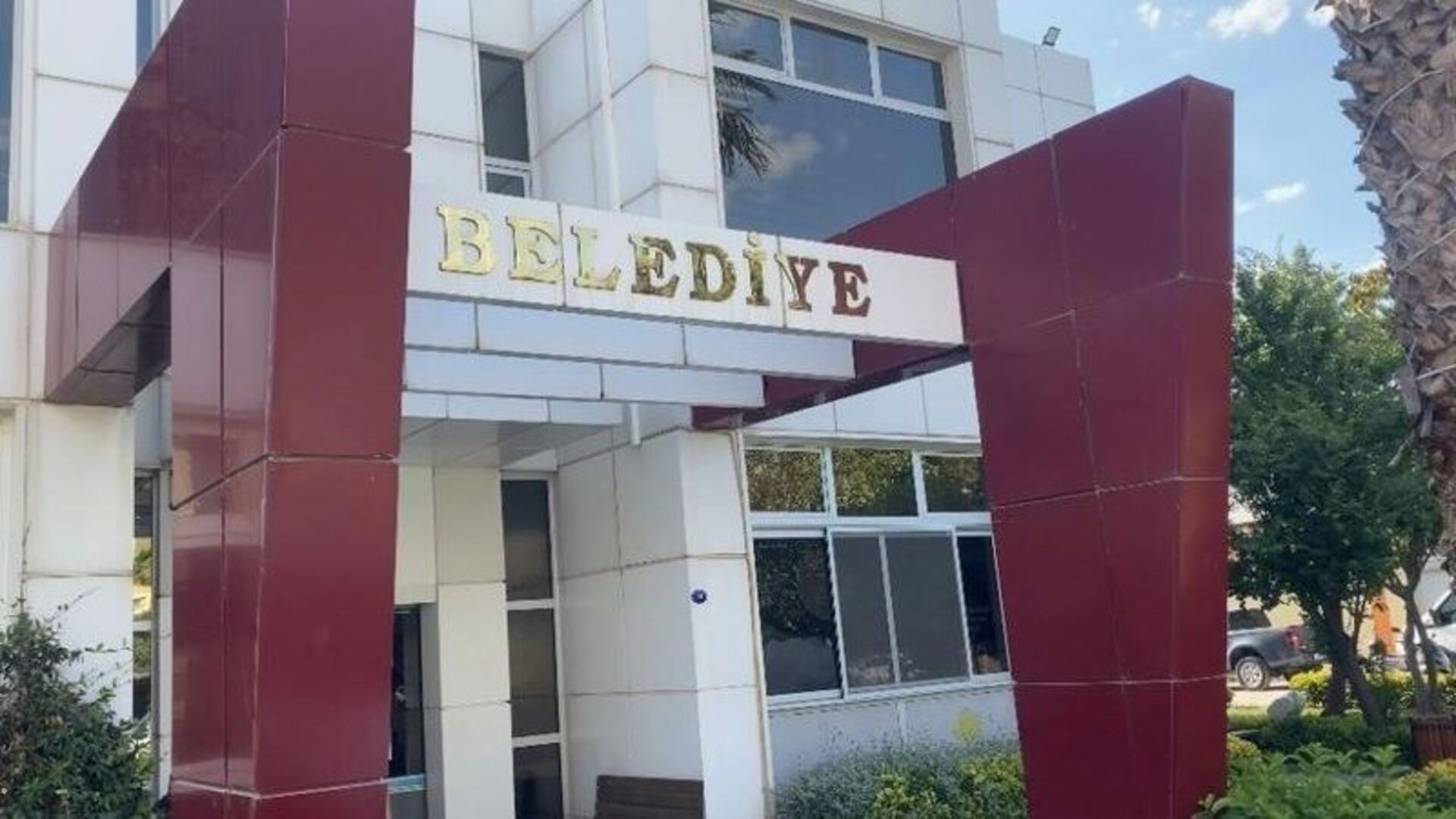 Seferihisar Belediyesi rüşvet soruşturmasında İmar Müdürü tutuklandı