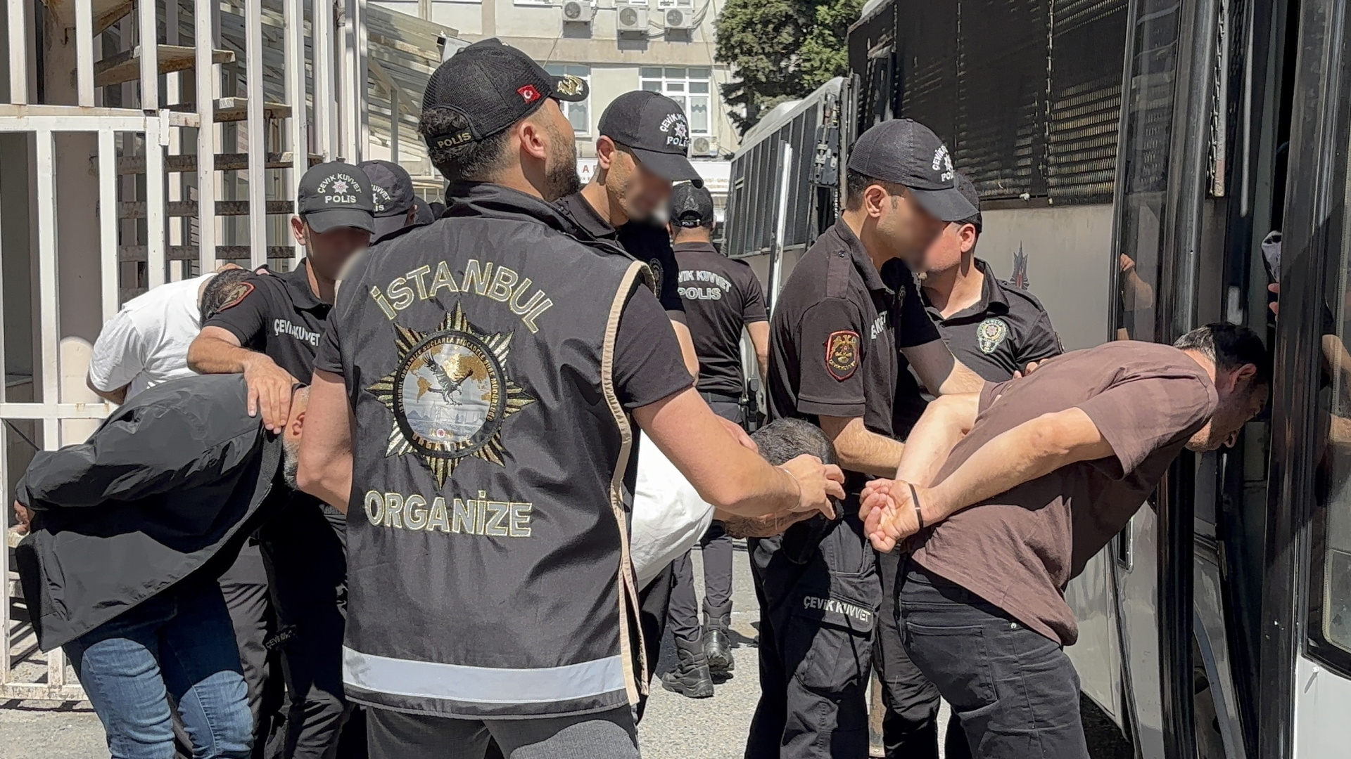 Son Dakika: Suç Örgütlerine 48 Operasyon, 841 Kişiye Adli İşlem
