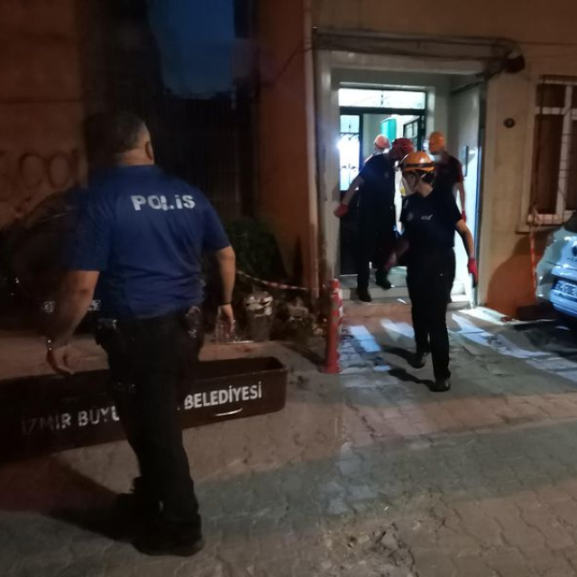 İzmir'de ev yangınında facia!