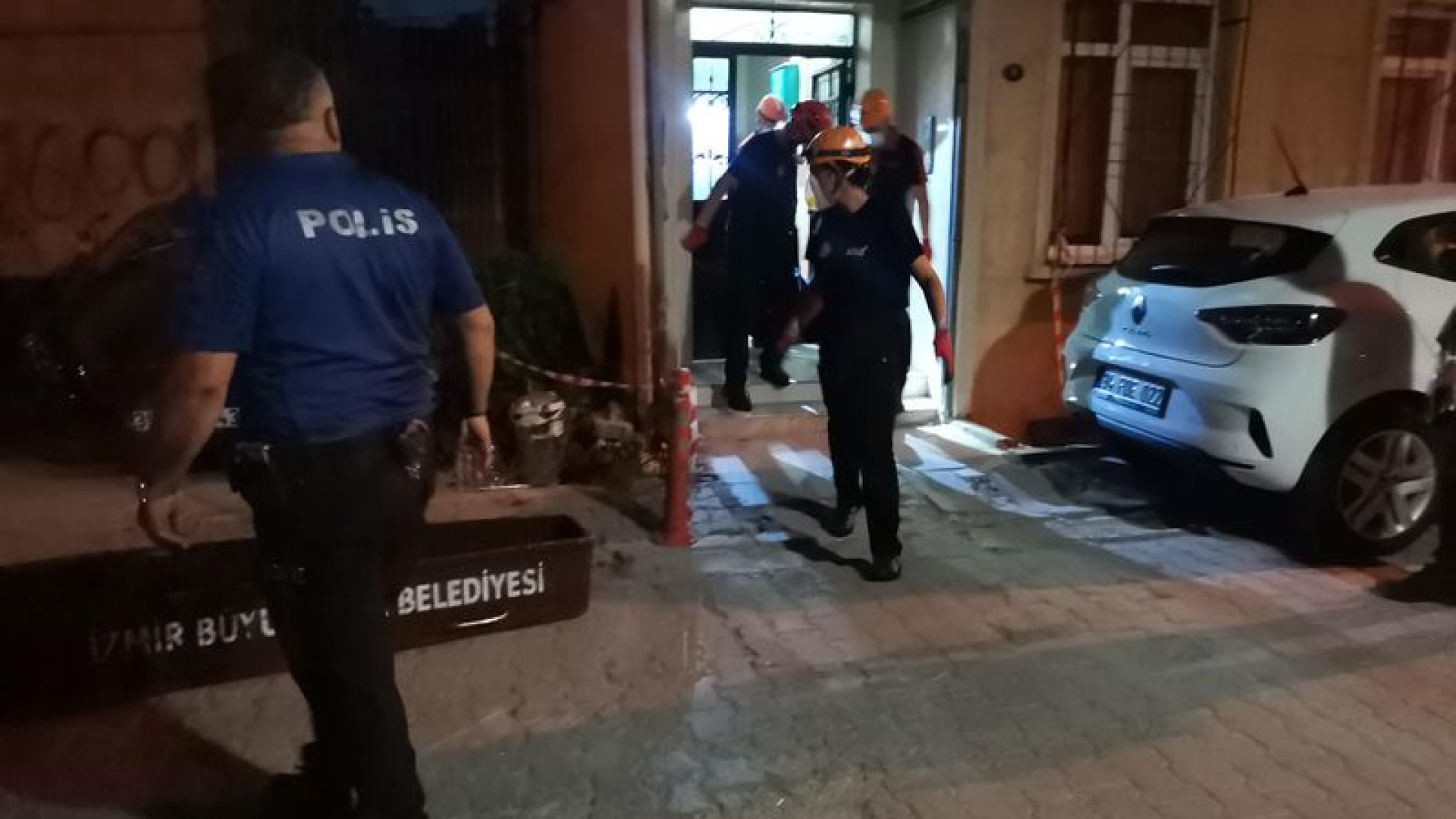 İzmir Konak'ta ev yangını: 1 kişi hayatını kaybetti