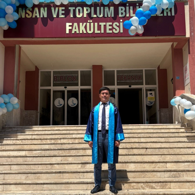 7 üniversite bitiren emekli asker 9.'su için sınava girdi