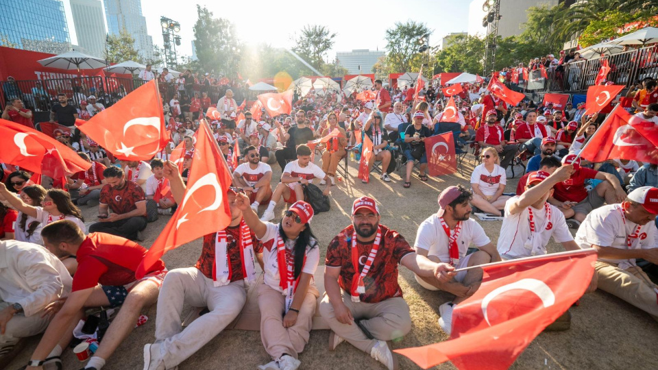 Los Angeles'ta Türkiye rüzgarı zafer coşkusuyla taçlandı