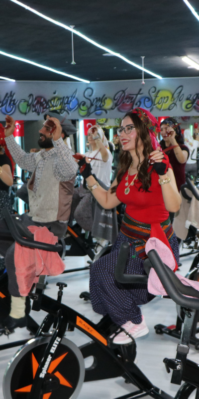 Tayt yerine şalvarla spor!