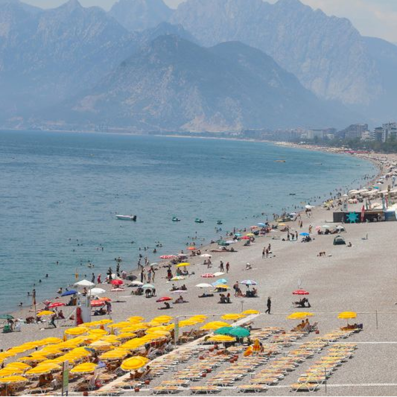 Antalya'da Ateşli Hava: Hissedilen Sıcaklık 47 Dereceyi Aştı!