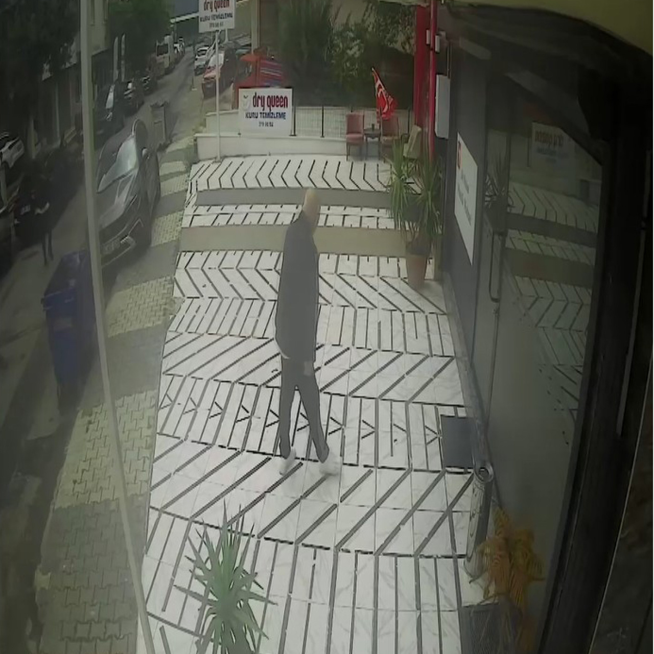 Karaal'ın kaçırılmasında yeni görüntü! Aracına takip cihazı taktılar!