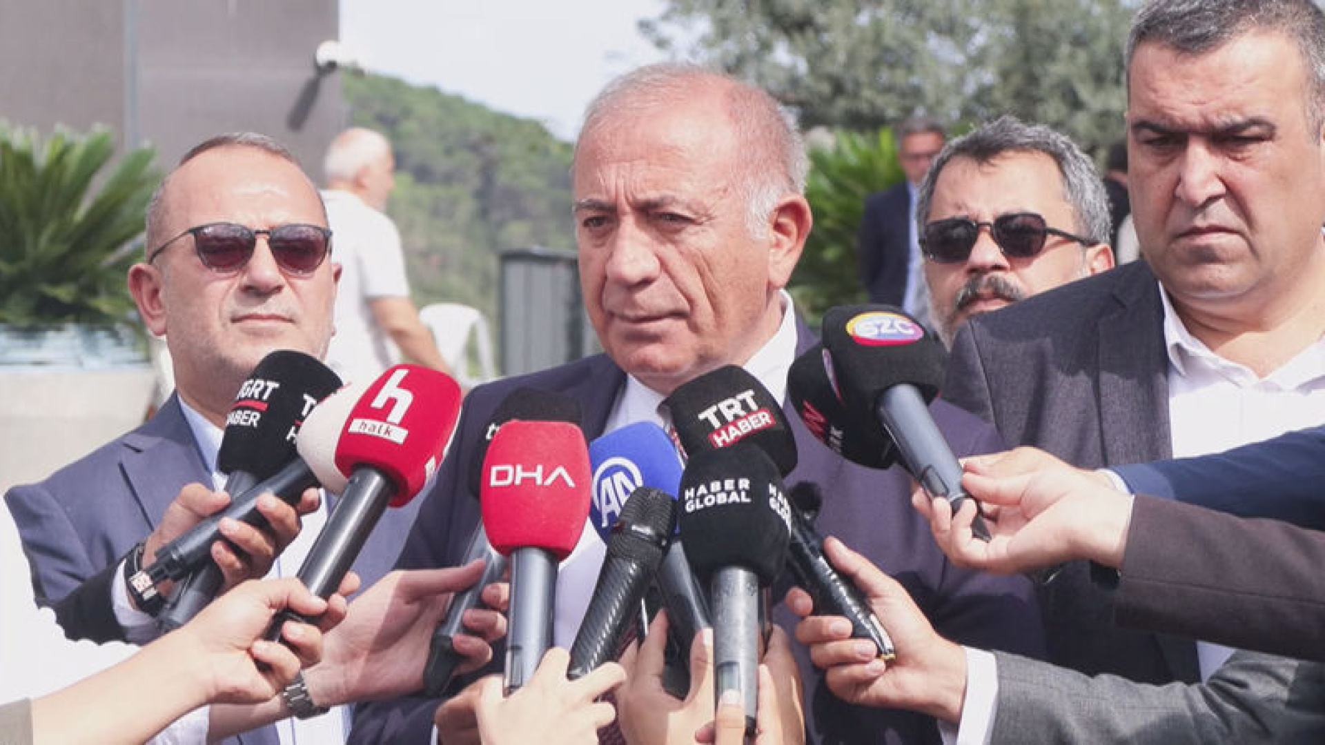 Gürsel Tekin: 63 CHP üyesinin üyeliği askıya alındı