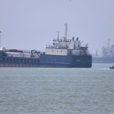 Hürmüz'den geçmek isteyen 3 tanker durduruldu